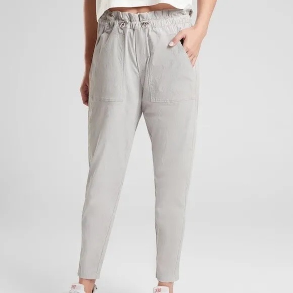 Athleta Trekkie Paper Bag Light Gray Jogger Pants Stretch Casual Outdoor Size 0